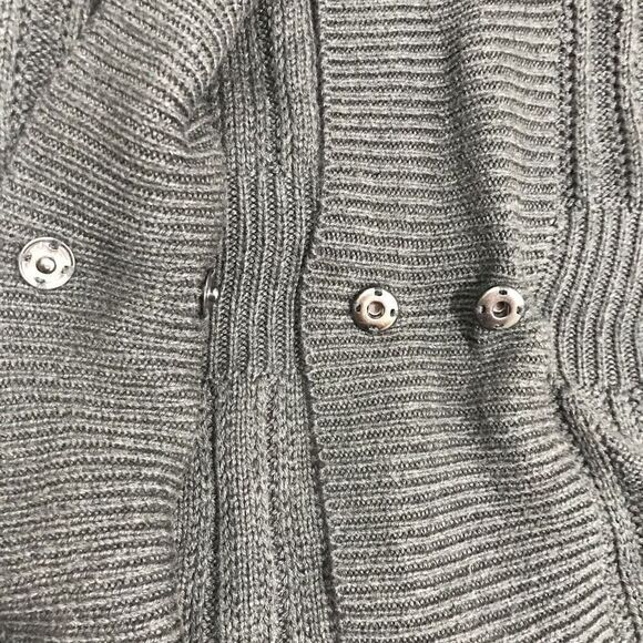 Maurice’s Gray Sweater Vest Tank‎ Cardigan Wide Collar size small - Picture 9 of 12